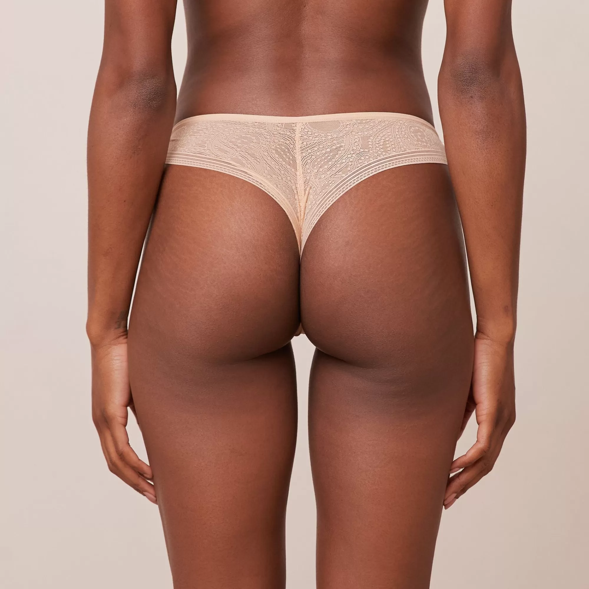 Vrouw Lounge Underwear Seamless Barely There Cheeky Slip